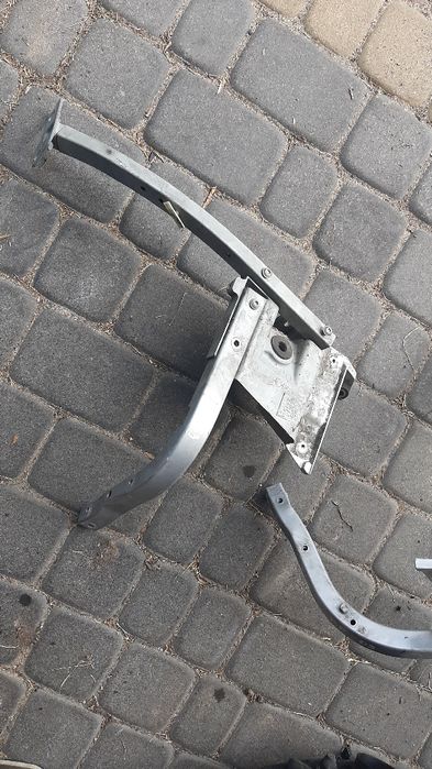 Audi a8 d3 Wspornik Pająk Mocowanie Błotnika 4E0.821.137.E Oryginał