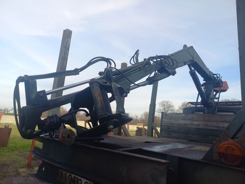 Продам ЗІЛ 131 ЛІСОВОЗ-Е з манипулятором.