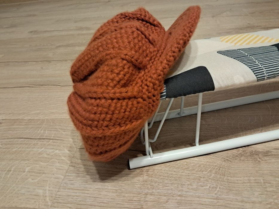Czapka damska na zimę z daszkiem kaszkiet