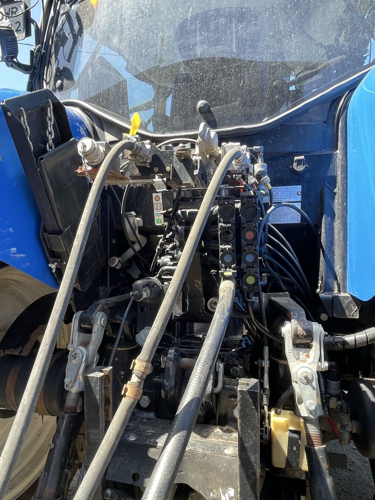 New Holland t6.165