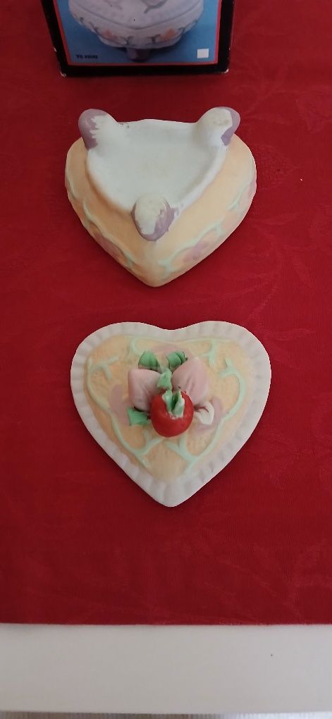 Caixa decorativa em porcelana, nova