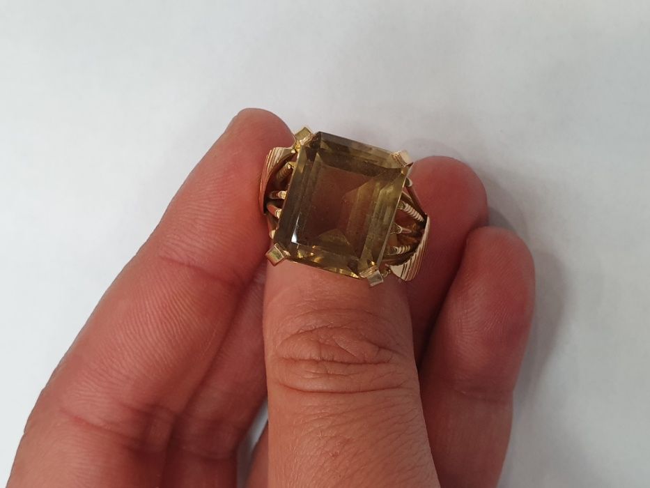 II poł. XX wieku! Złoty pierścionek/ 585/ 10.05 gram/ R14/ Kwarc dymny
