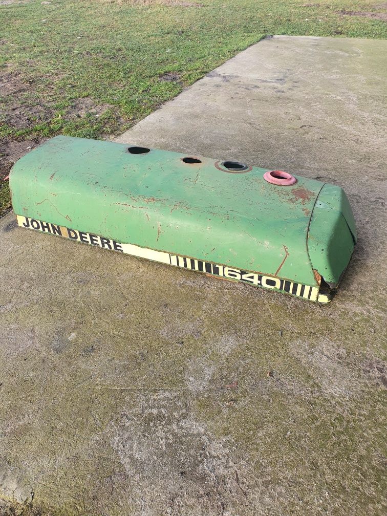 Maska John Deere 1640 posiadam wiele innych części do tego modelu