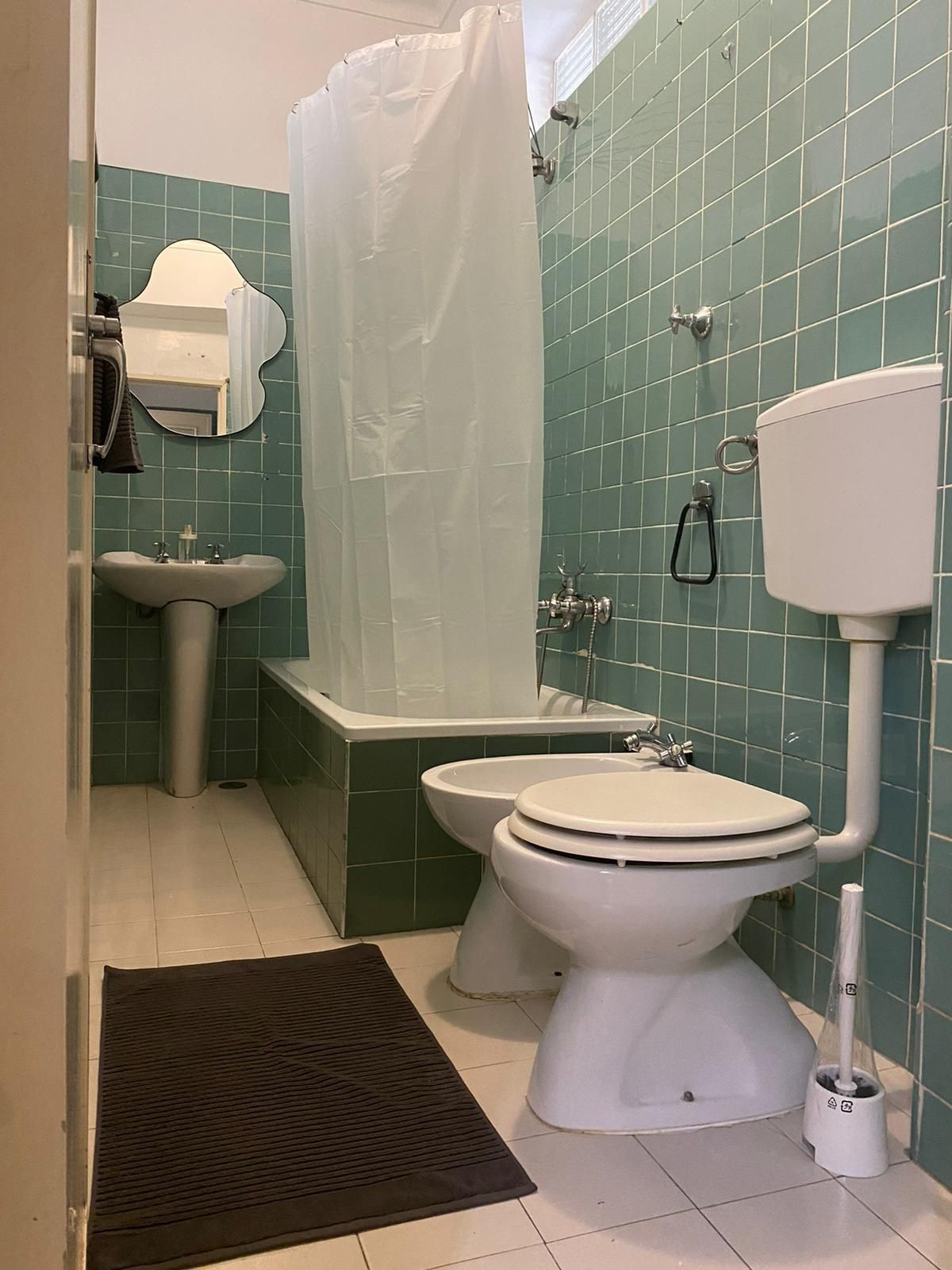 Quarto Duplo Lapa entrada imediata sem caução renda