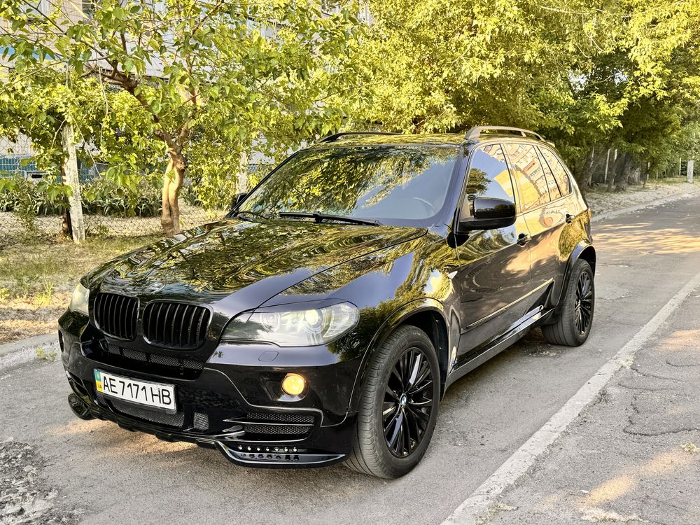 Продам BMW x5 e70 3 л дизель полный привод семь мест