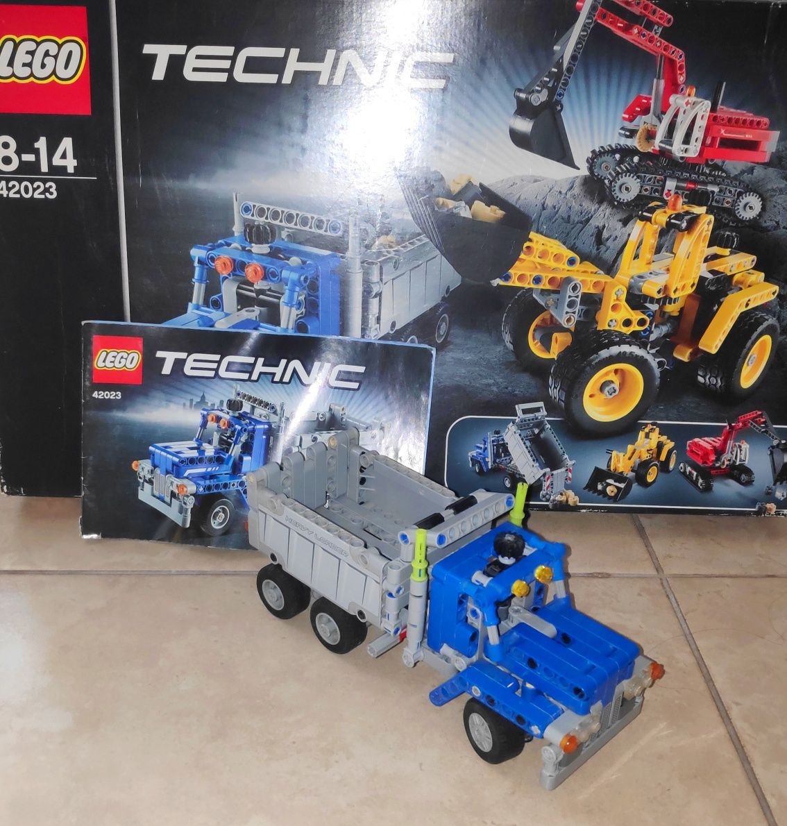 Lego Technic 42023 строительная команда