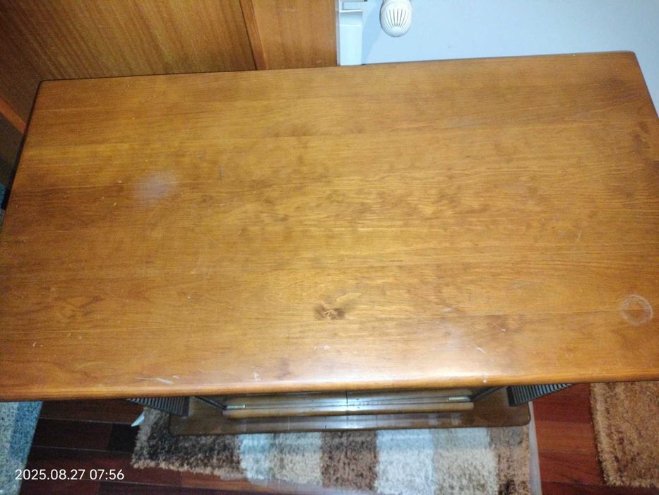 Móvel para CDs e arrumação