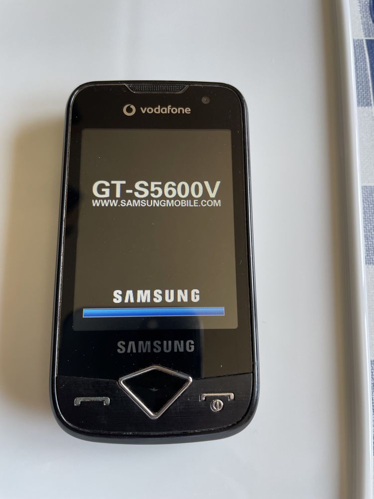 Telemóvel Samsung GT S5560V, muito bom estado, desbloqueado