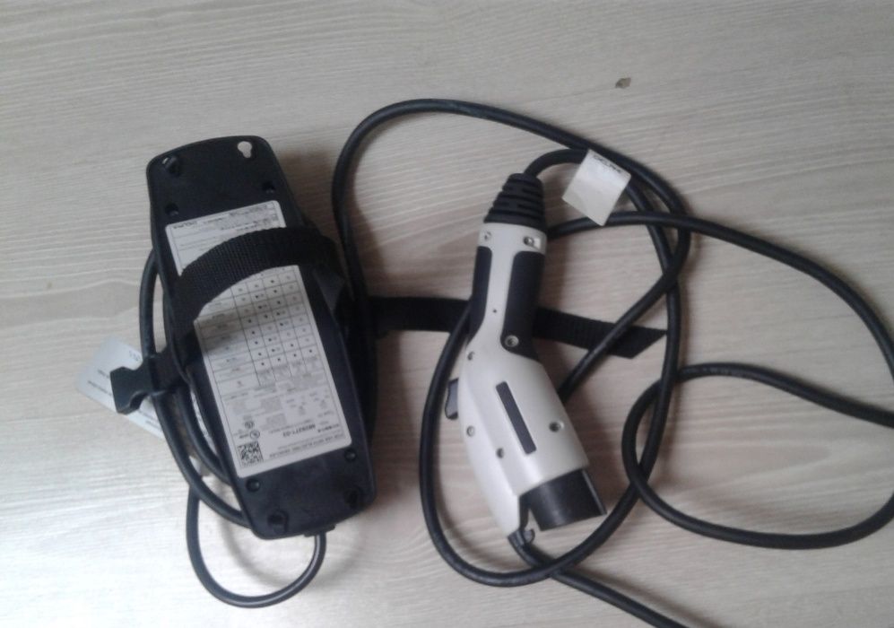 Ładowarka Delphi USA 110/220V 12A BMW i3 i8 330e 530e 740e X5e Hybrid