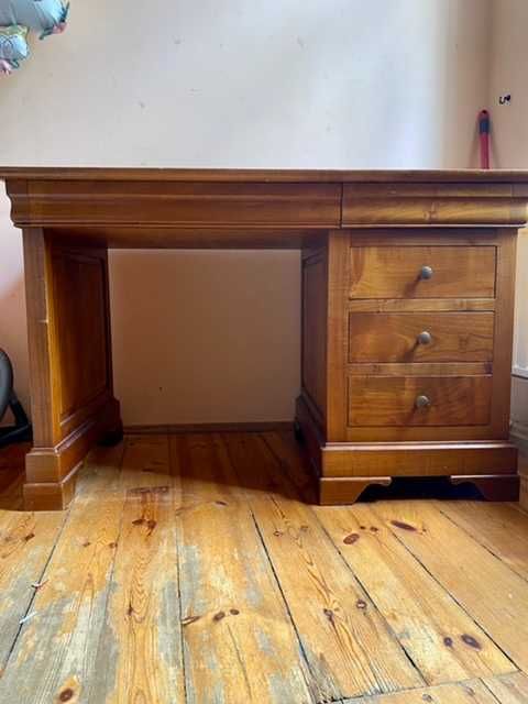 drewniane biurko olcha