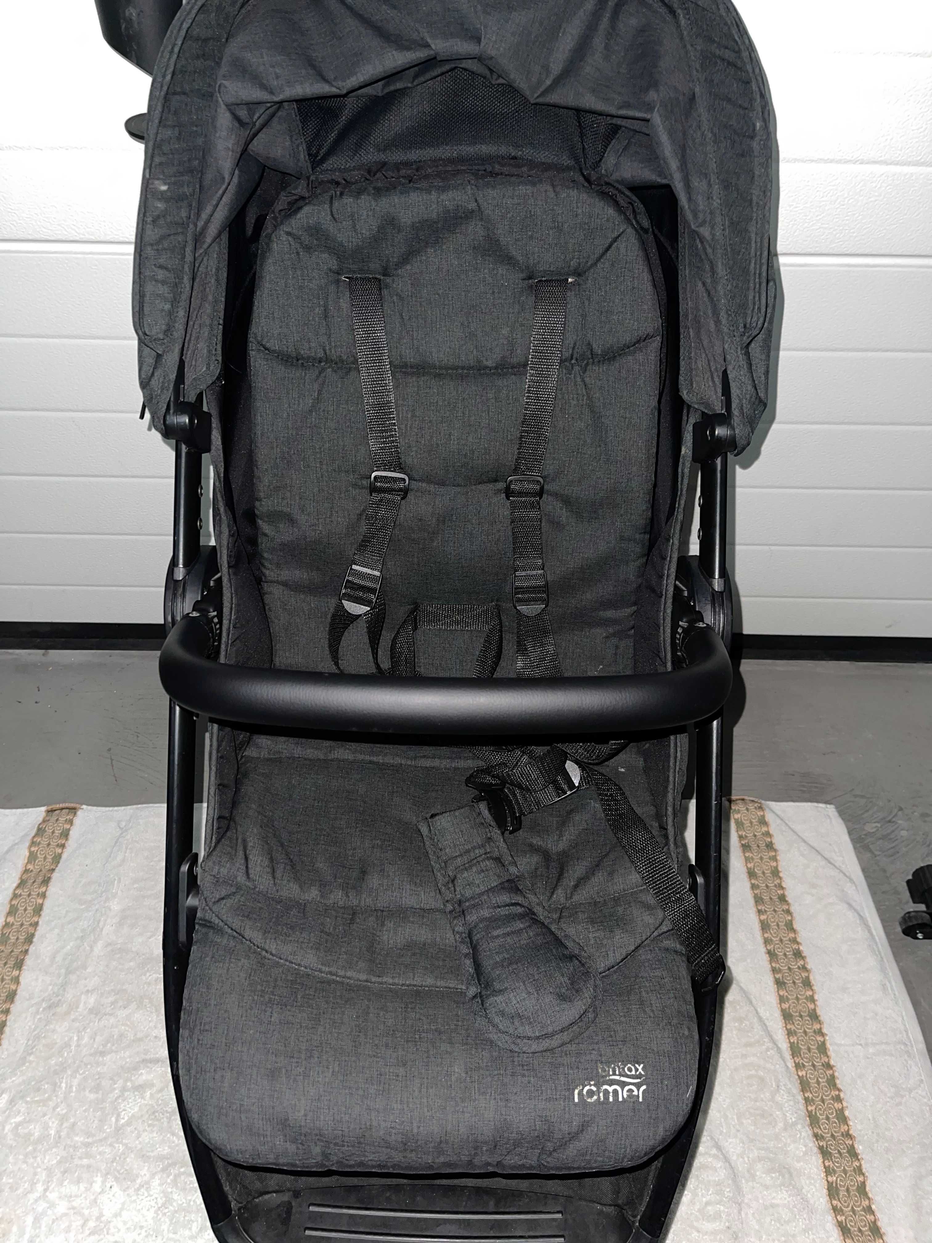 Britax Romer Carrinho B-Agile + OVO BABY-SAFE 2 i-SIZE ISOFIX