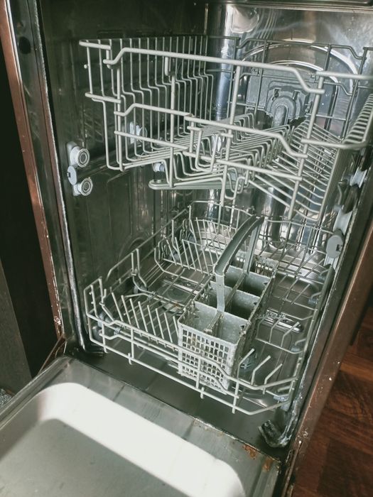 На запчастини посудомийна машина Pyramida DM 09