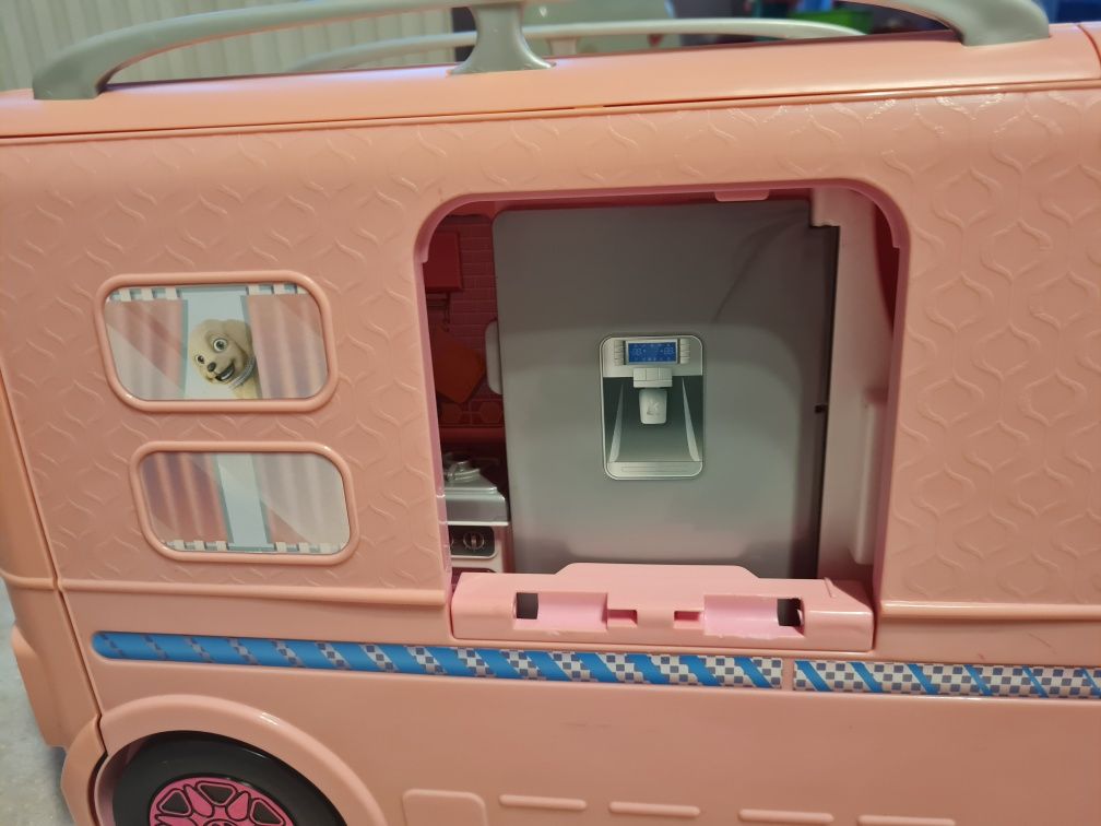 Wymarzony kamper Barbie basen auto zestaw