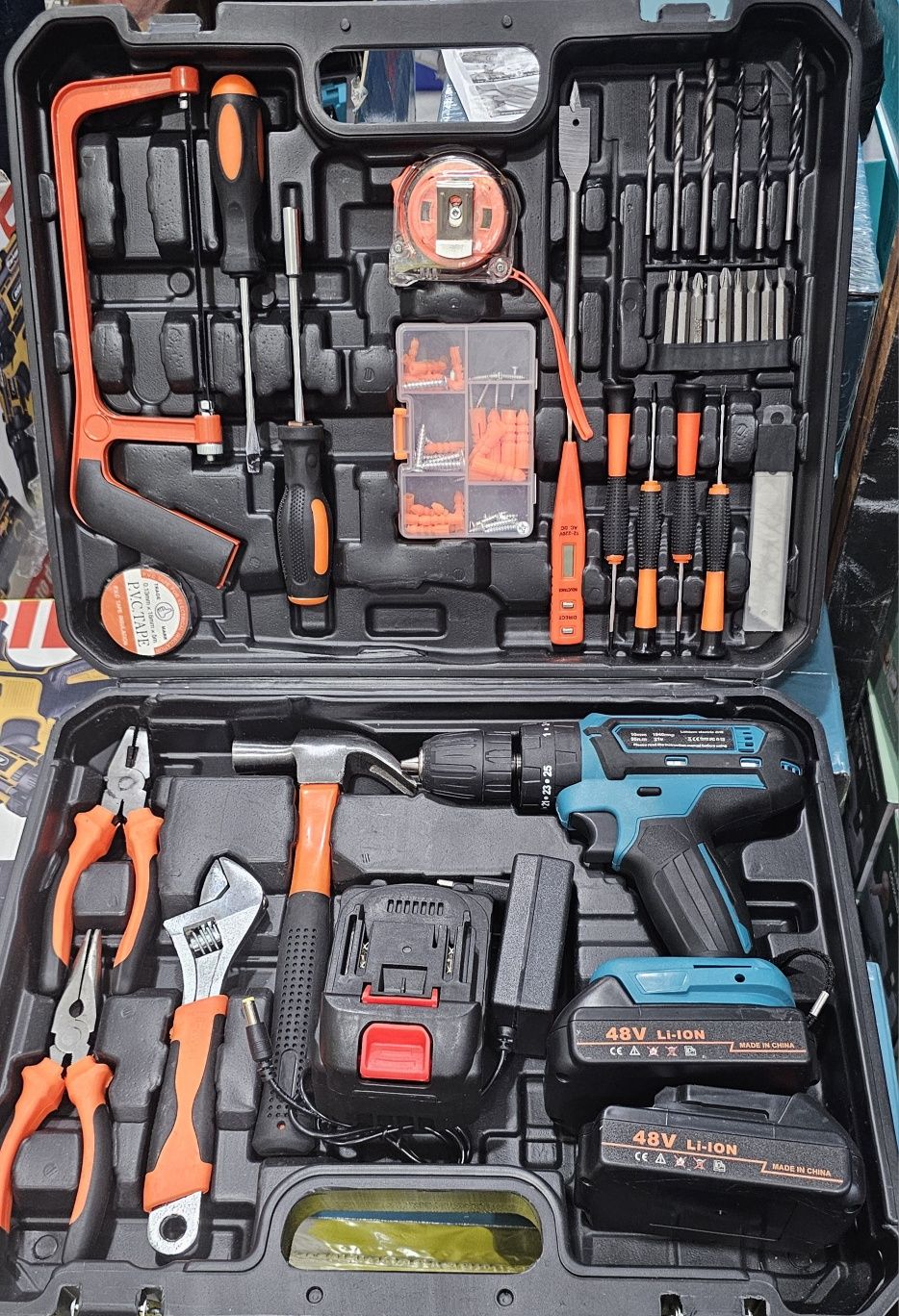Maquina de furar e aparafusar com kit de ferramentas