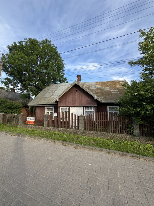 Будинок у ЦЕНТРІ Брошнів-Осади Перша лінія