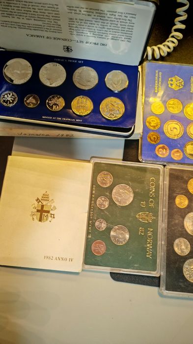 Zestaw monet część srebrna wszystkie proof set Polska Kanada itd