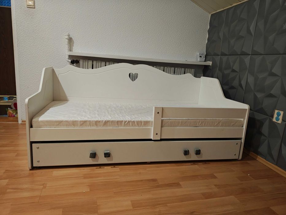 Łóżko dziecięce z materacem