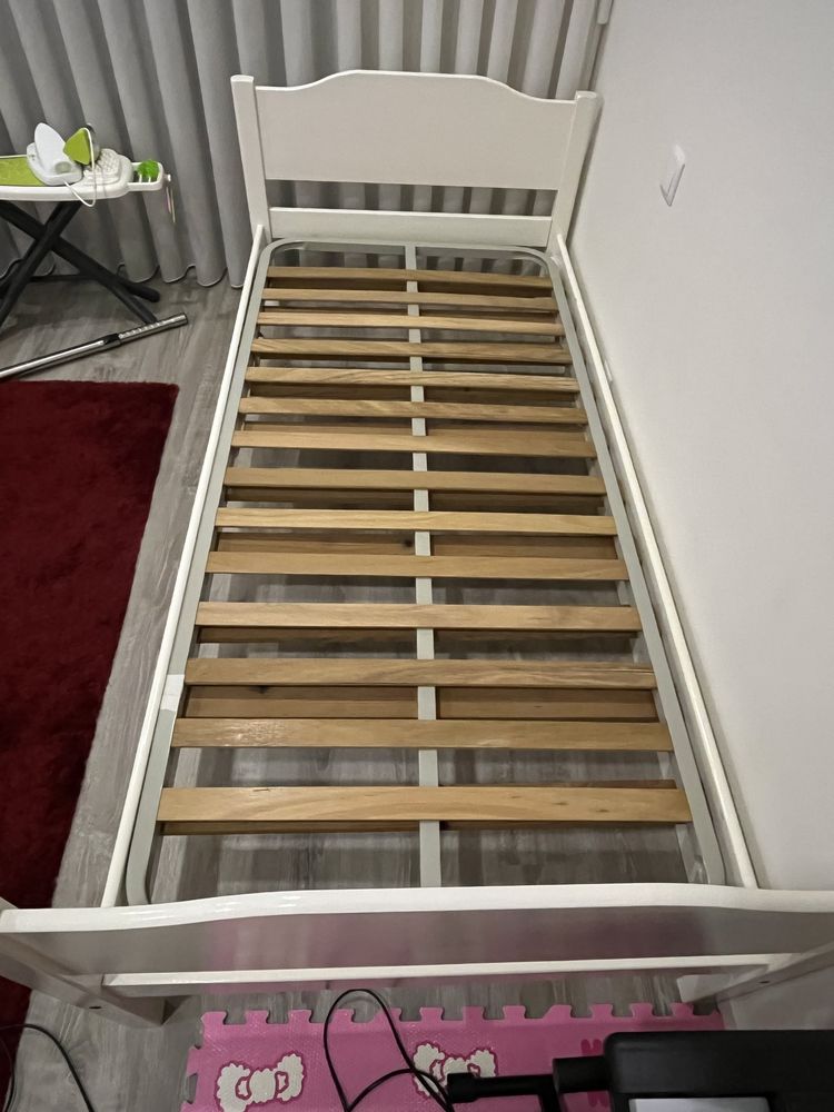 Cama solteiro Branca