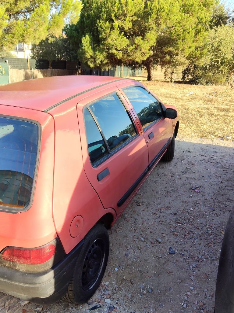 Renault RL em ótimo estado, motor fiável