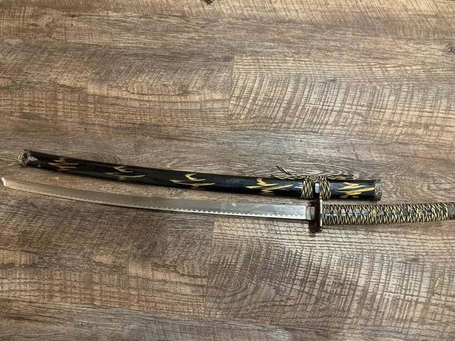 Продам на сувенір в кількості 2 шт нові