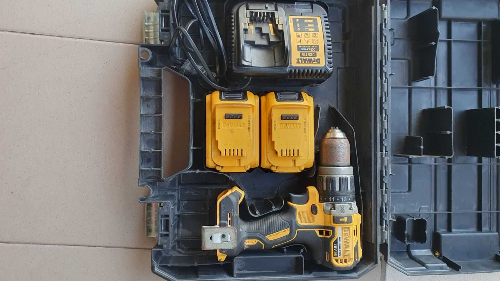 Продам шуруповерт аккумуляторный  DeWALT б\у
