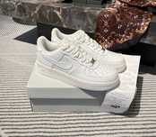 Nike AirForce1_WhiteNoweUnisex TrampkiModay R.40.5