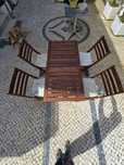 Mesa e cadeiras de exterior