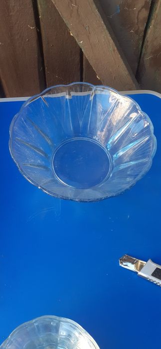 Miski niebieskie szkło