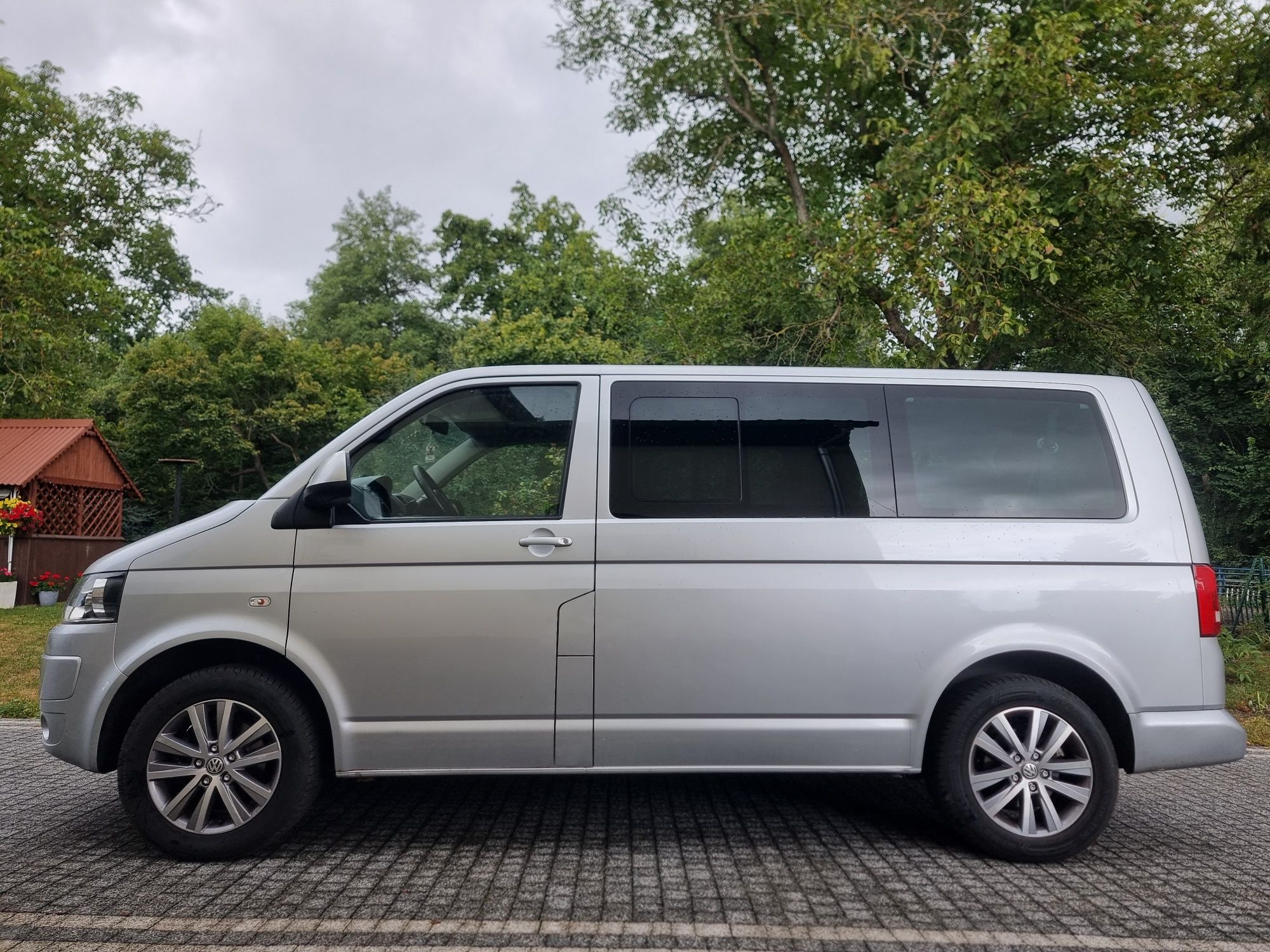 Volkswagen VW T5 Caravelle Facelift 9-osobowy