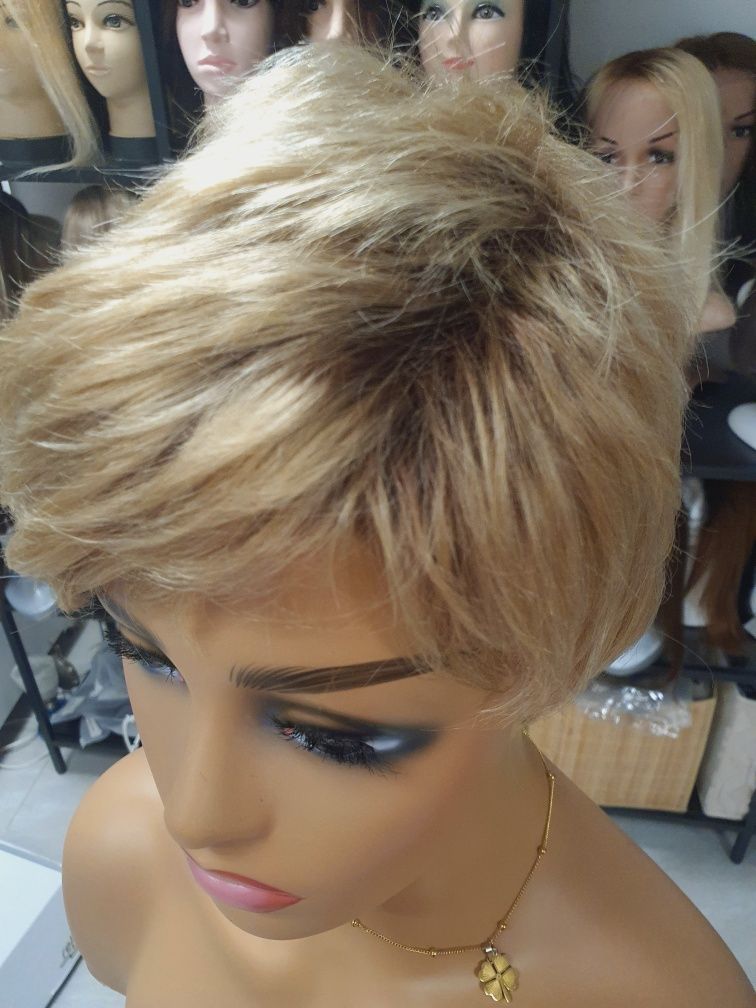 Krótka peruka blond z odrostem KBS-27