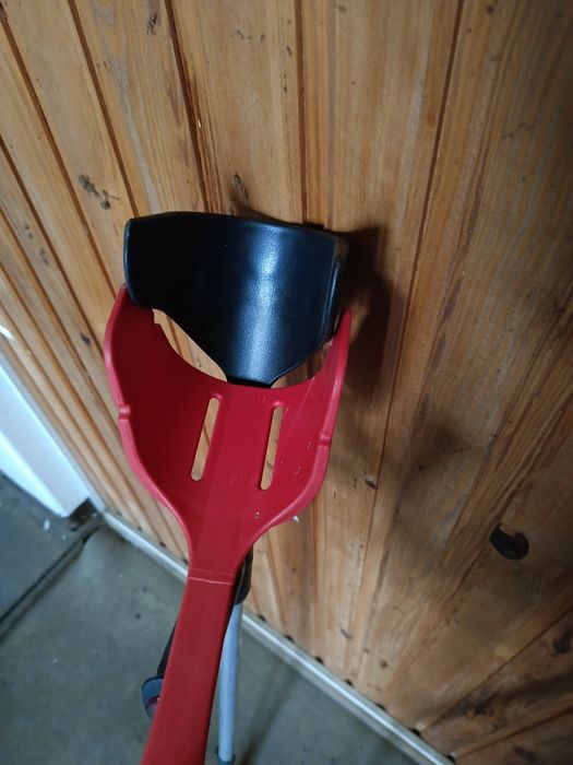 Kule ortopedyczne  regulacja 145–195 cm dla drobnej osoby

Na sp