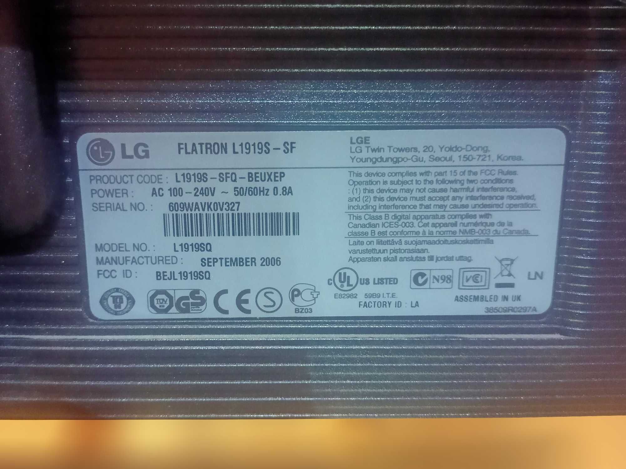 Flatron Monitor 19''