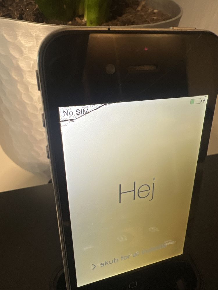 Vendo Iphone 4 + coluna de som IHome