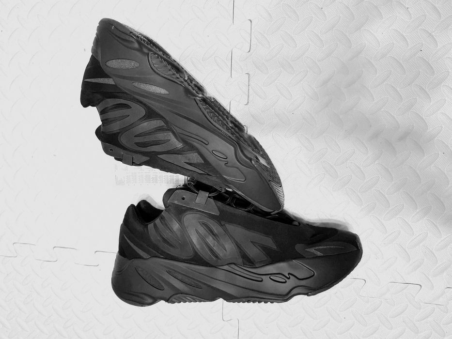 Adidasy Yezzy boost 700 MNVN TRIPEL BLACK