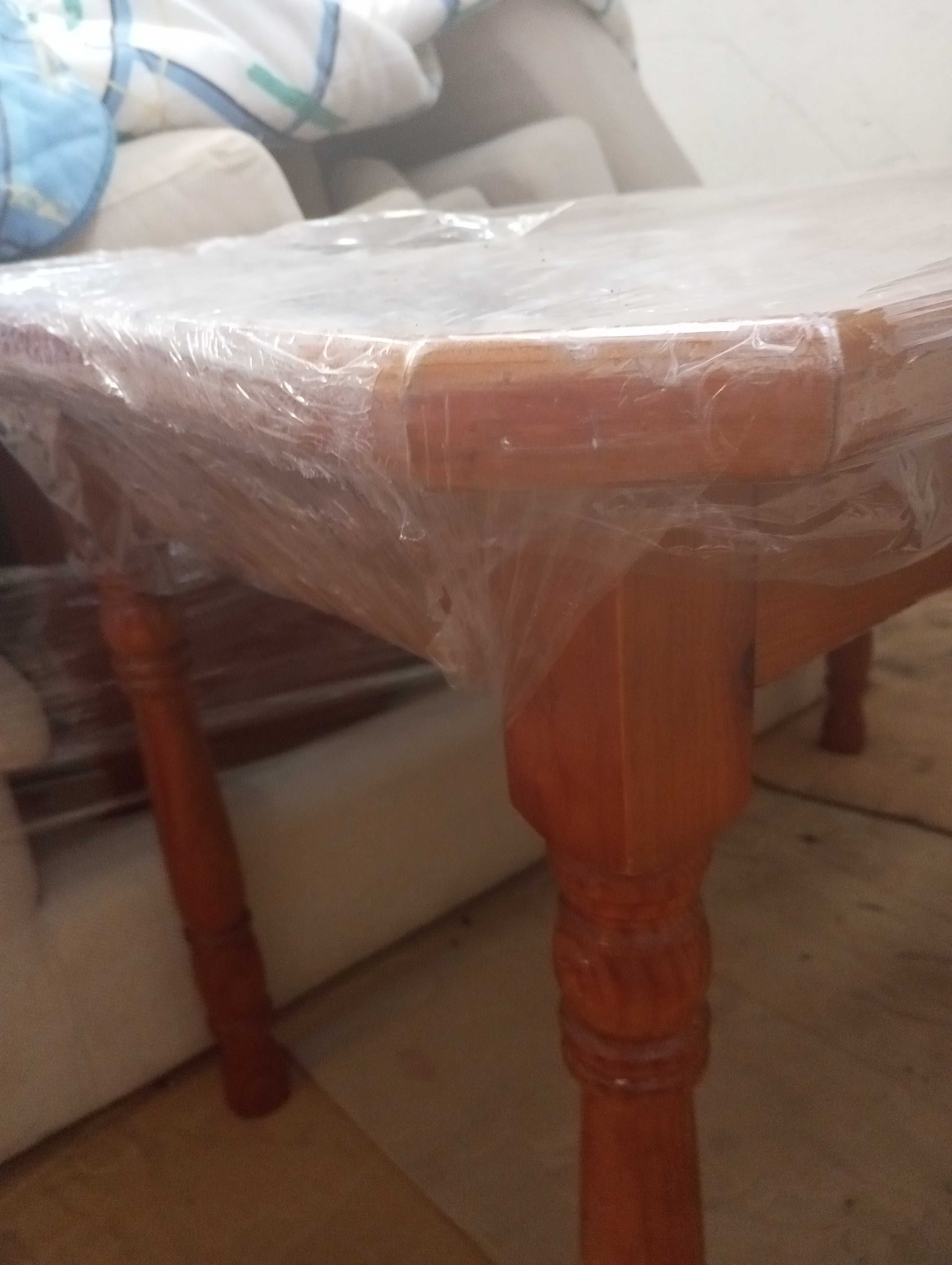 Mesa e cadeiras rústicas pura madeira em muito bom estado