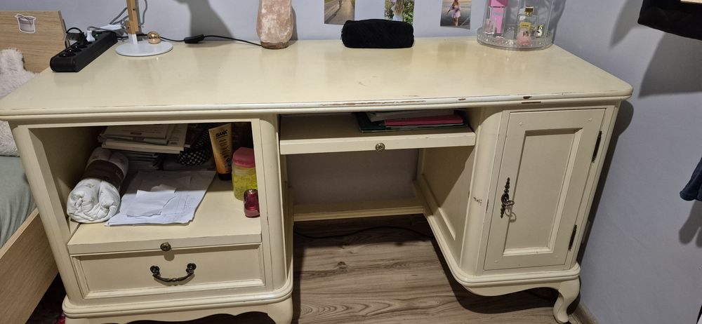 Stare, dawne,drewniane oryginalne biurko, toaletka