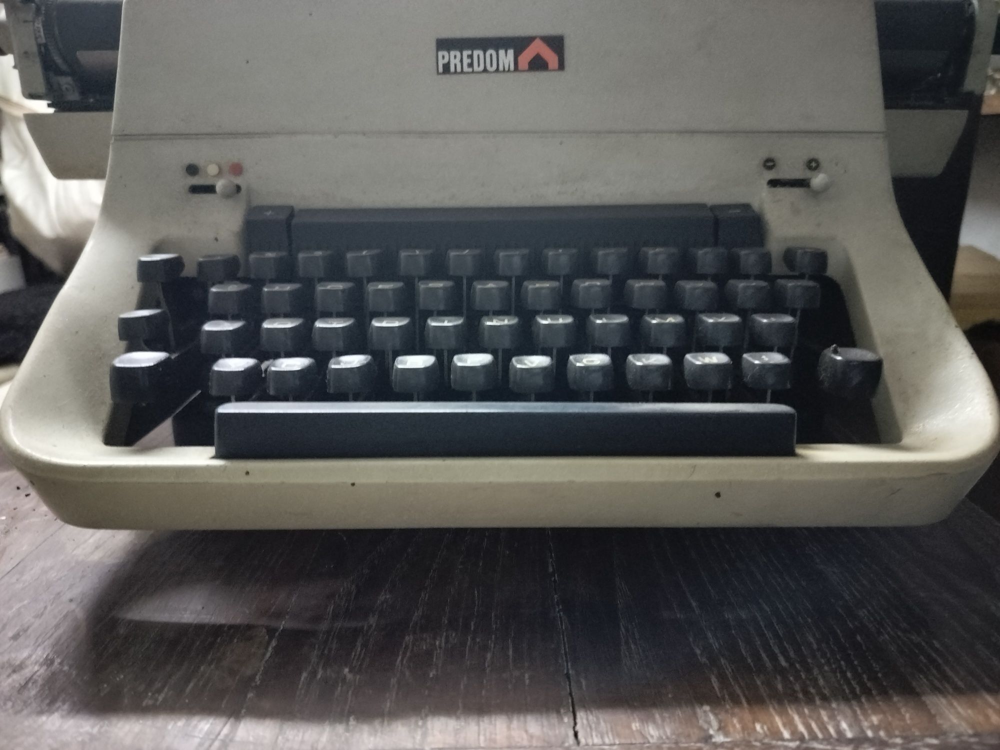 Máquina de escrever predom