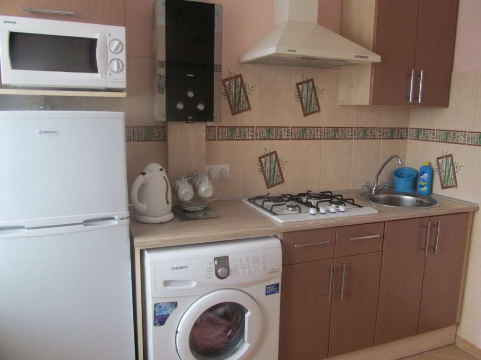 Здам подобово затишну однокімнатну квартиру центр всі зручності