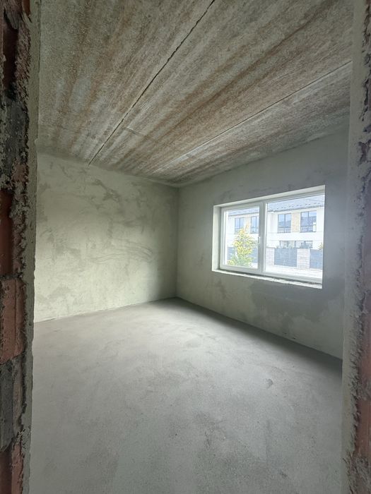 Продаж двухповерхового таунхаусу.