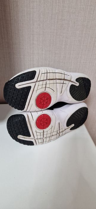 Продам зимові ботинки Nike