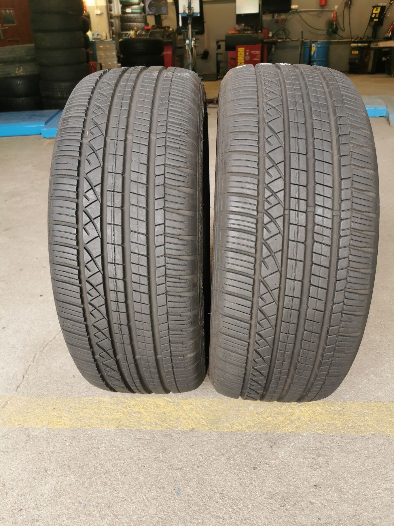 Para opon 235/50R19 Dunlop Grandtrek Touring A/S