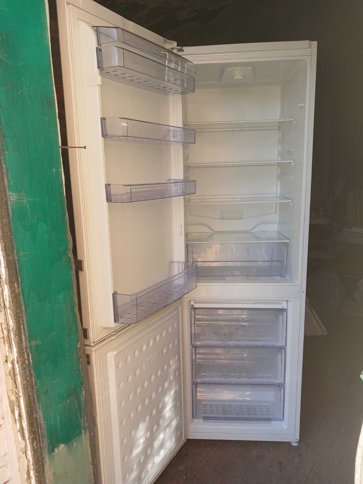 Продаю холодильник Beko