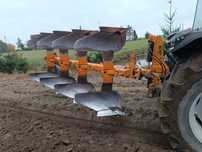 Pług Huard 3/ 3+1 /4 skibyobrotowy stan bardzo dobry transport zamiana
