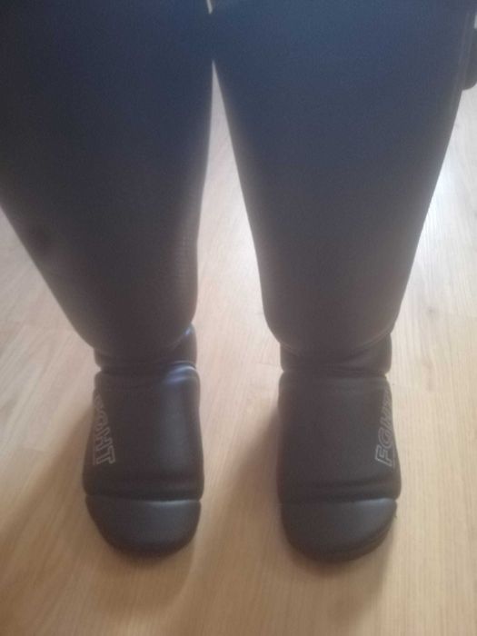 Caneleiras Kickboxing e Muay Thai