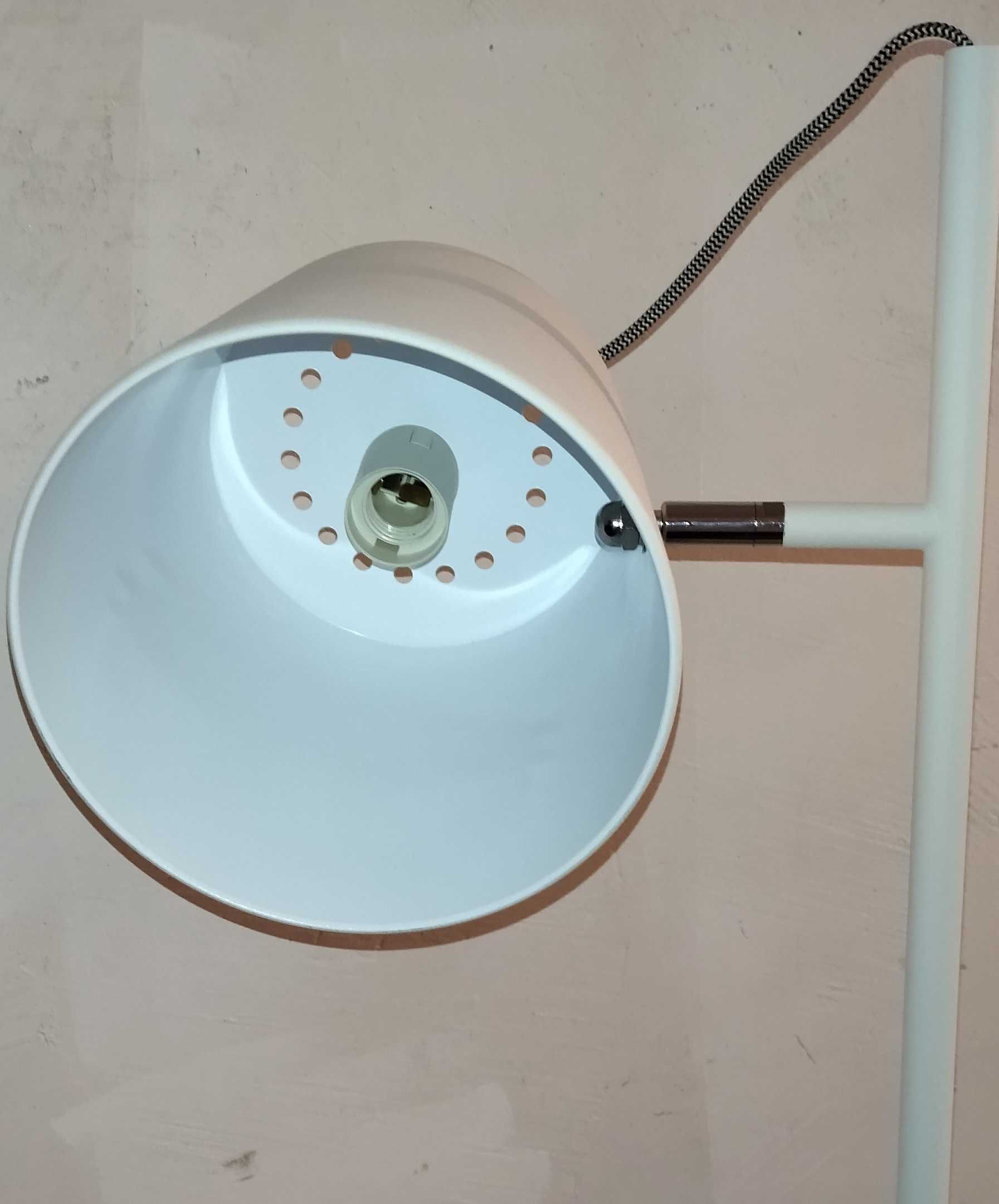 Zuiver lampa podłogowa BUCKLE HEAD