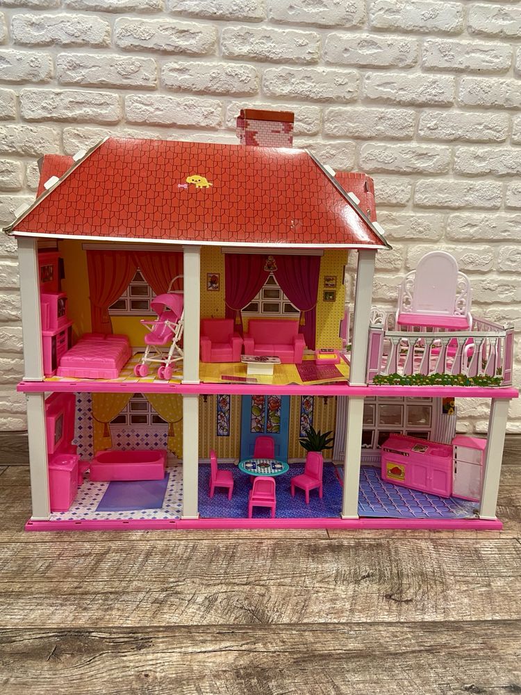 Двохповерховий ляльковий будиночок з меблями
