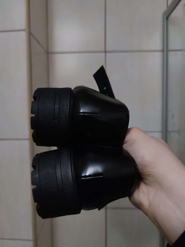 półbuty buty damskie atmosphere 40 41 czarne na platformie z klamrą cz