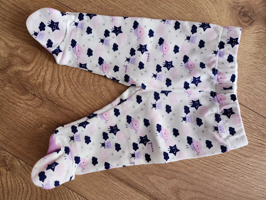 Zestaw Guess dla niemowlaka na 3 miesiace