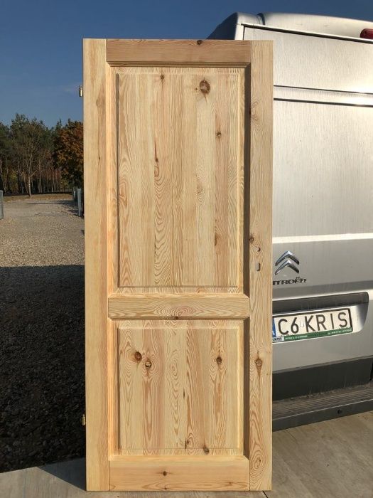 Drzwi LITE drewniane ryflowane , postarzane, szczotkowane model K-1