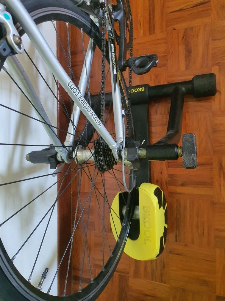 Rolo de treino Bkool Pro 2